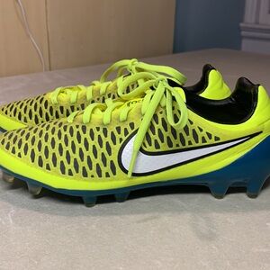 Nike EUC Magista Opus soccer cleats women’s 7.5 yellow volt white blue black